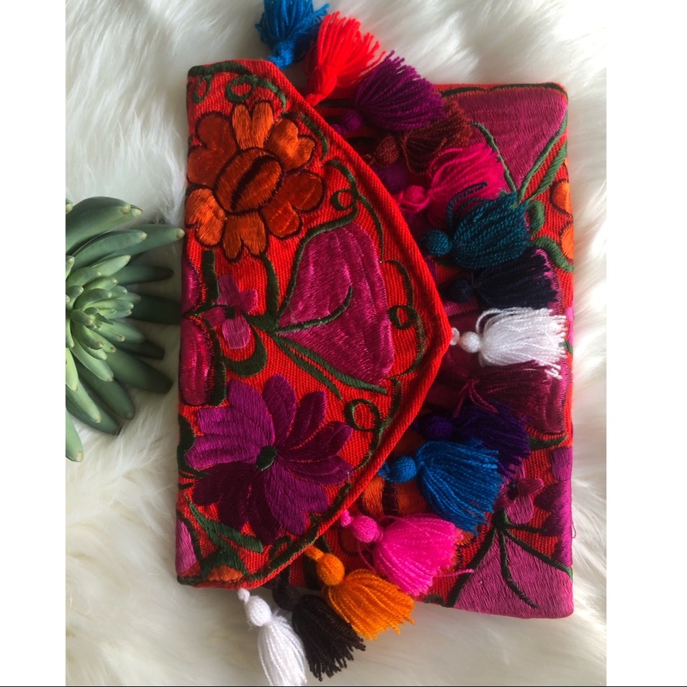 🆕 Hand Made Embroidered Floral Tassel Handbag
